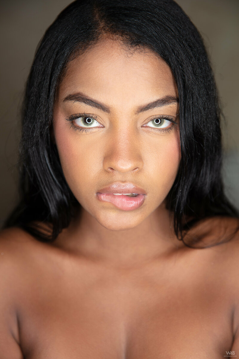 Арина, 27 лет, 5 размер груди